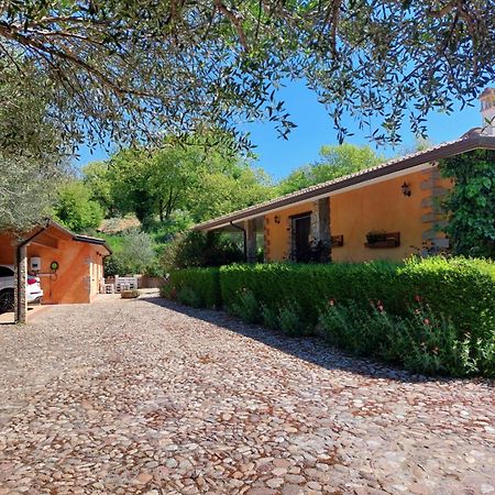 Casa Vacanza Centro Sardegna Sorgono Bagian luar foto