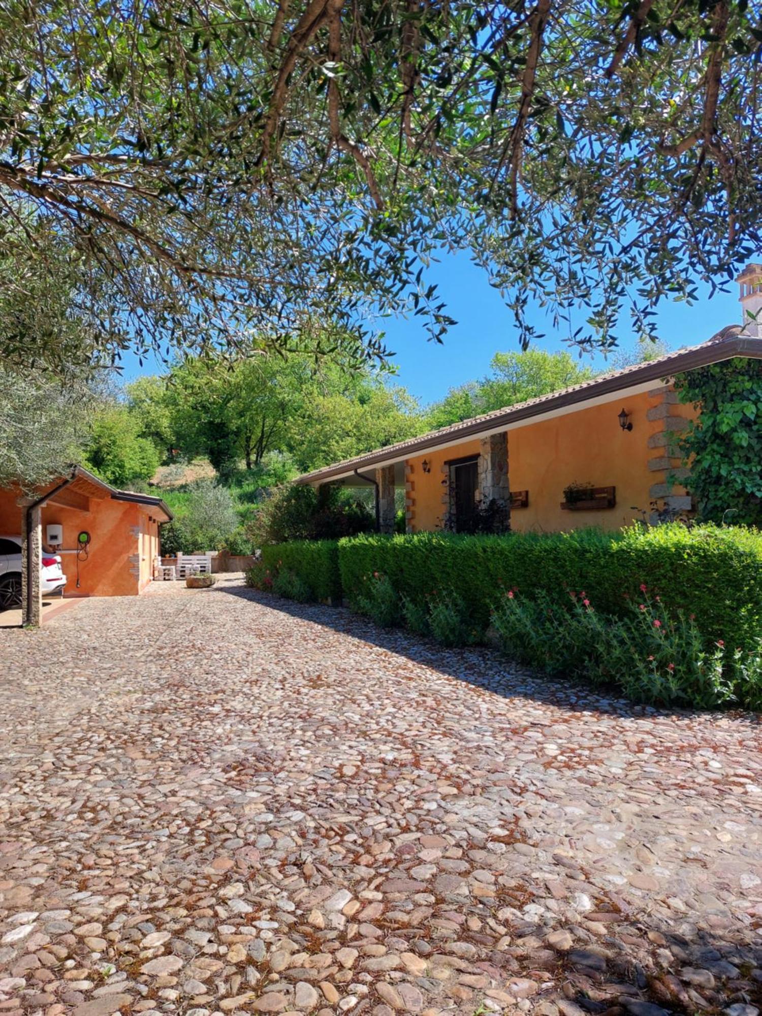 Casa Vacanza Centro Sardegna Sorgono Bagian luar foto