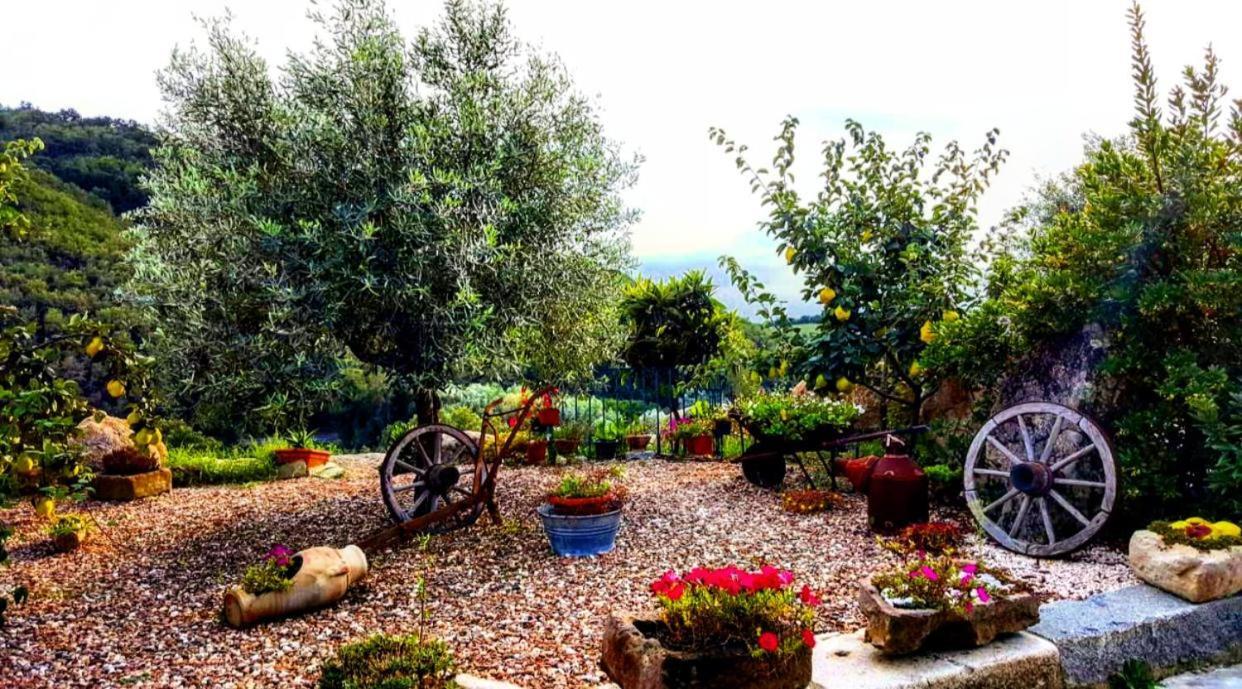 Casa Vacanza Centro Sardegna Sorgono Bagian luar foto